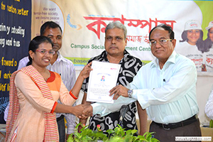VC of Green University, Prof. Dr. Golam Samdani Fakir, is giving Certificates to the Participants of the Free English Course (Batch 6) as Chief Guest; Dr. M Helal presides over. (2013)