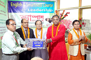 Managing Director of Robi Axiata Ltd., Mahtab Uddin Ahmed, is giving Certificates to the Participants of Free English Course (Batch 19) as Chief Guest; Dr. M Helal is                 presiding over. (2017)